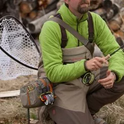 Fishpond Switchback Wading Belt System 22 Fishpond Switchback Wading Belt System -FLIES Sales Switchback kneeling scaled