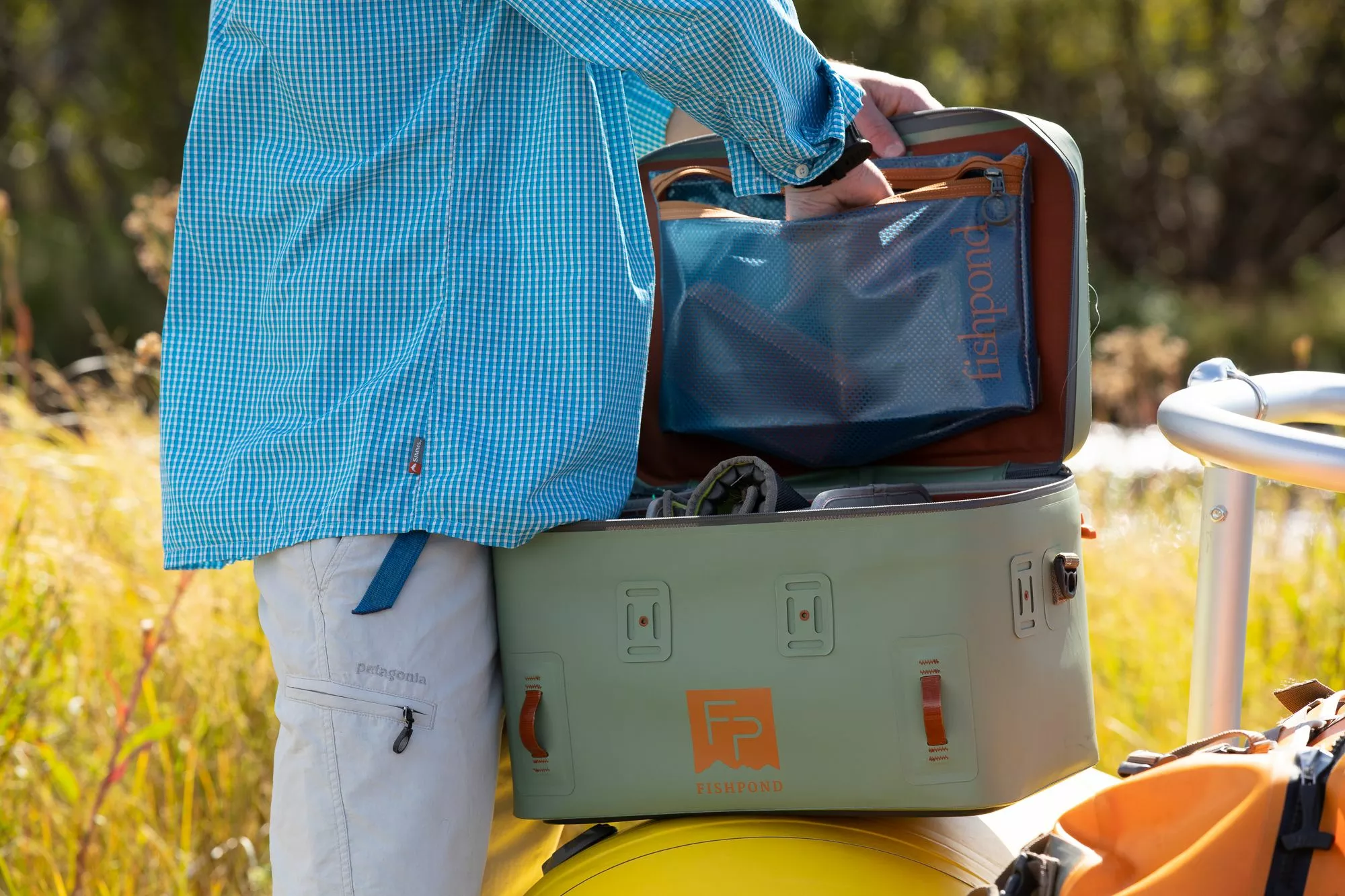 Fishpond Cutbank Gear Bag 6 Fishpond Cutbank Gear Bag - Image 4